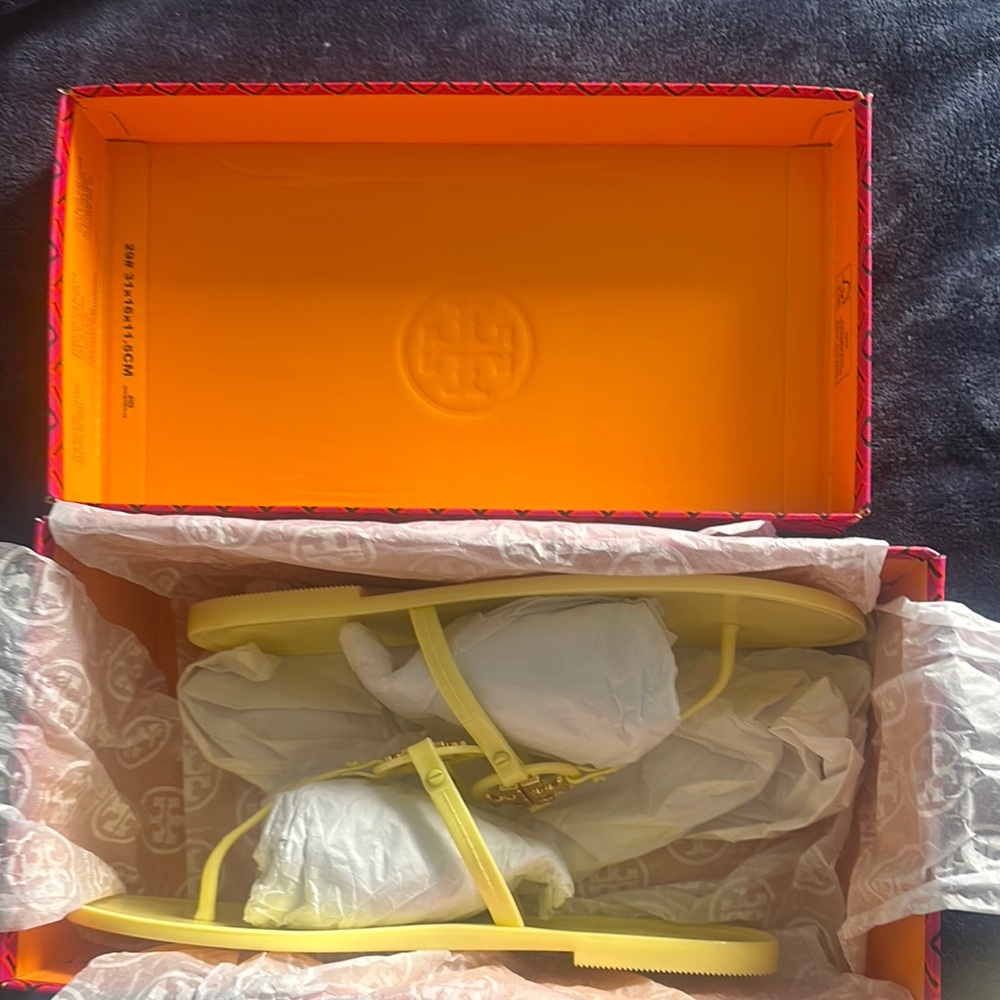 Tory Burch Red Geometric Box - Picture 3 of 7